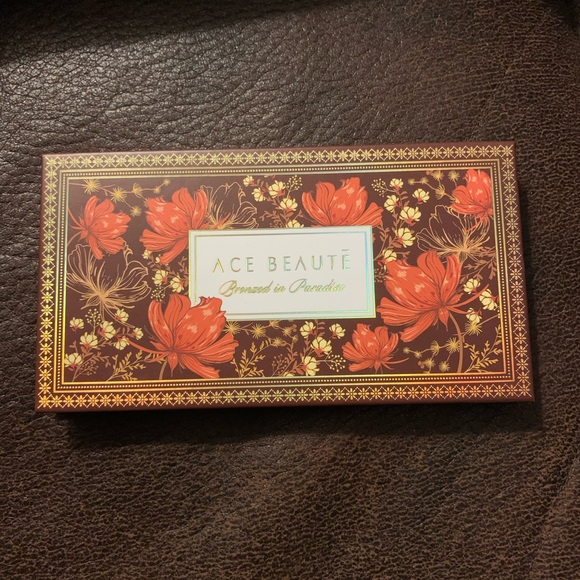 ACE BEAUTE BRONZED IN PARADISE PALETTE - Picture 2 of 3